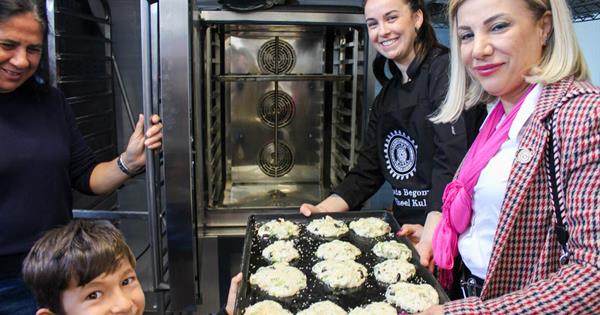 Zeytinli-Hellimli Bulla Making Workshop Held at EMU with Chef Tanya Kilitkayalı